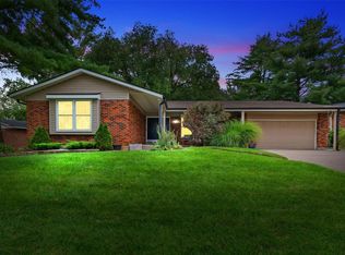 3525 Arpent Ln, Florissant, MO 63034