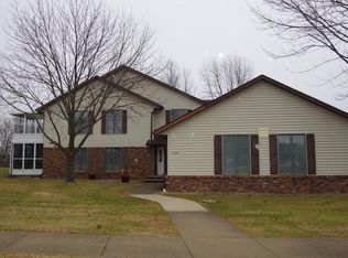 1604 Orchard Meadow Dr APT A1, Burlington, IA 52601