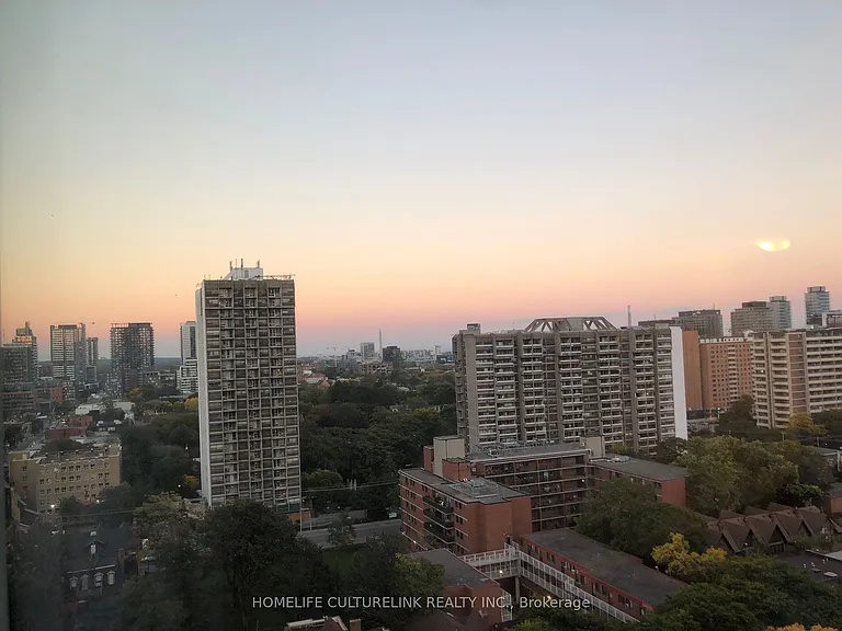 219 Dundas St E #1802 — Photo 8