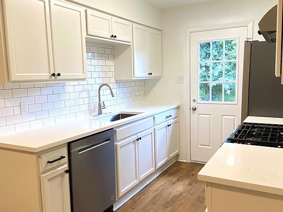 2nd image of 618 Frostwood Dr