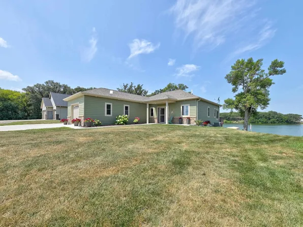34791 Island View Ln, Emmetsburg, IA 50536