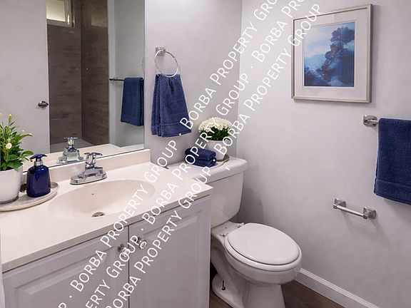 5th image of 2382 Cedar Ave #6