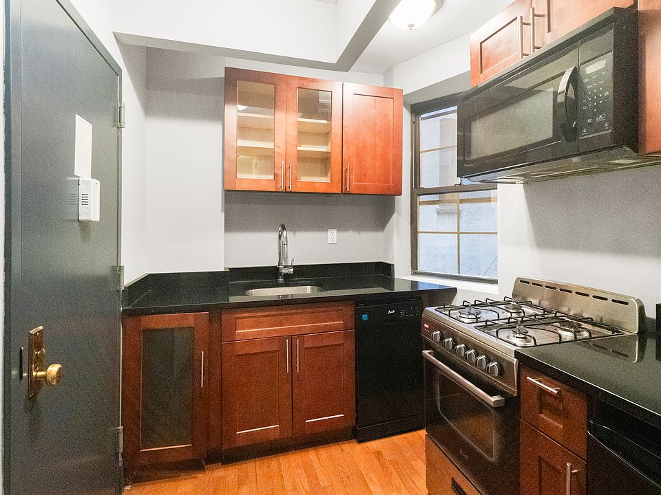 1st image of 124 Macdougal St