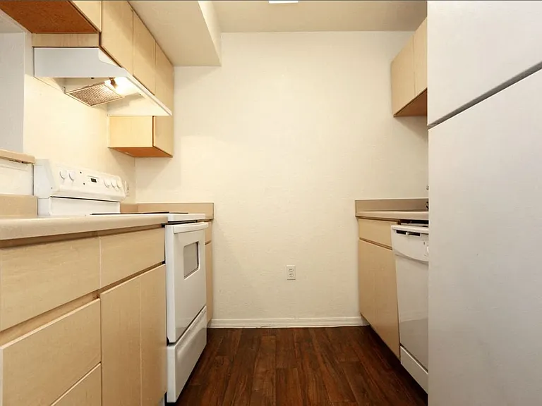 San Bellino Apartments — Photo 18