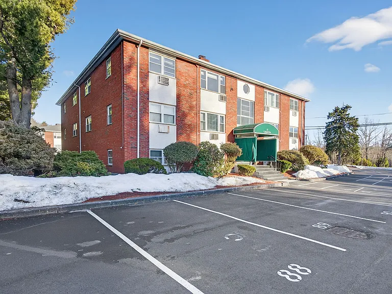A1 Colonial Dr #10 — Photo 18