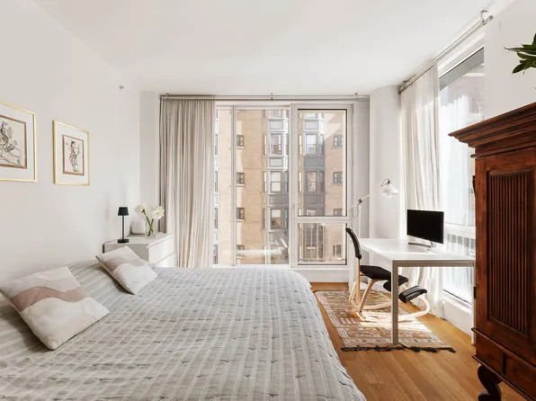 241 5th Avenue image 2 of 10