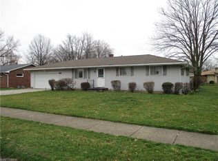 1065 4th St SW, New Philadelphia, OH 44663
