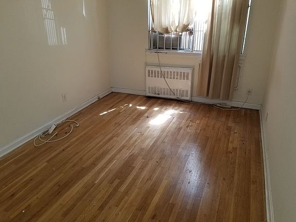 5th image of 347 E 78th St APT 1A