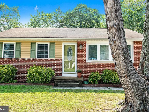 3rd image of 7967 Catherine Ave