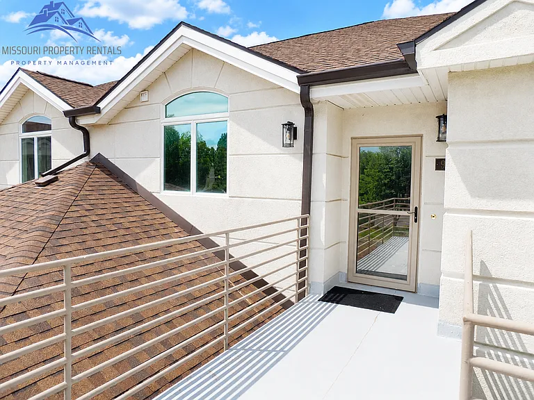 123 Oak Dr #1 — Photo 2