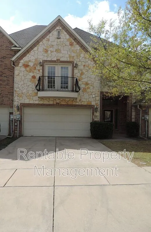 3 bed, 2.5 bath, 2152 sqft, $2,825 — Photo 1
