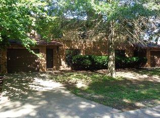 609 Ganim Dr, Belleville, IL