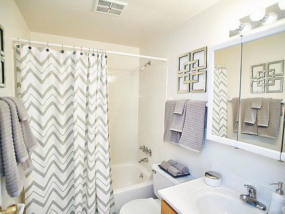 Full Bathroom at Ashmore Trace