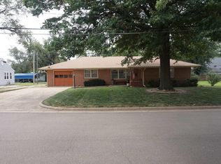 304 NE 12th St, Abilene, KS 67410