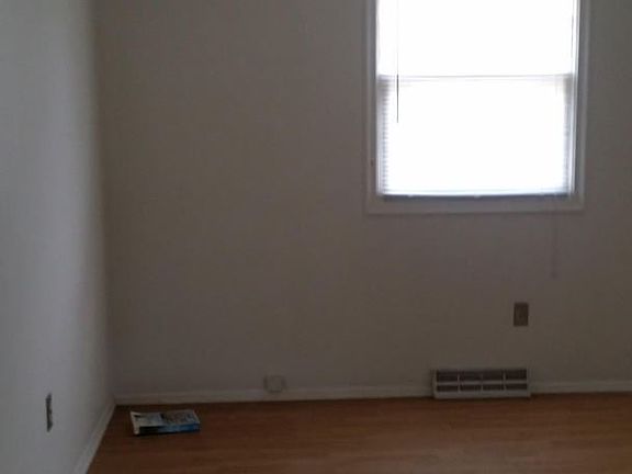 3rd image of 5035 Terrace Dr