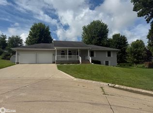 321 Ely Cir, Carroll, IA 51401