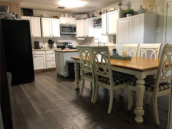 4th image of 1606 East Ave