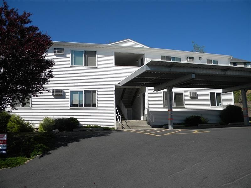 1st image of 450 NW Parr Dr APT 4