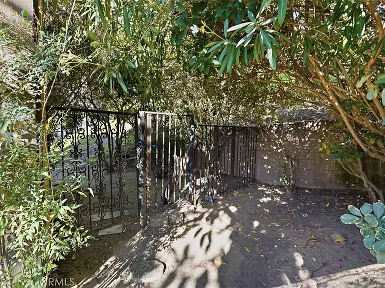 780 S Carriage Cir — Photo 49