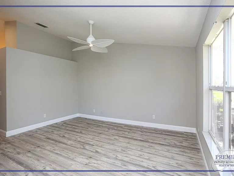 402 Emerald Bay Cir #E7 — Photo 26