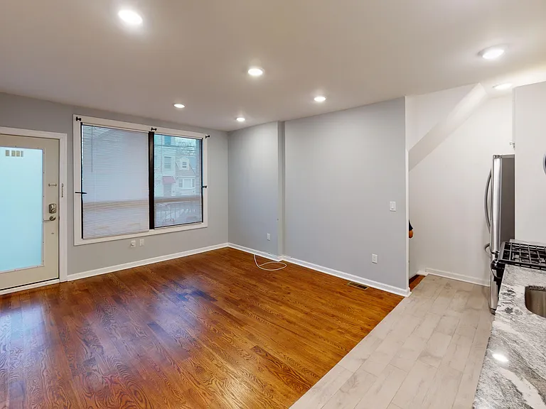 166 Mallory Ave #1 — Photo 16