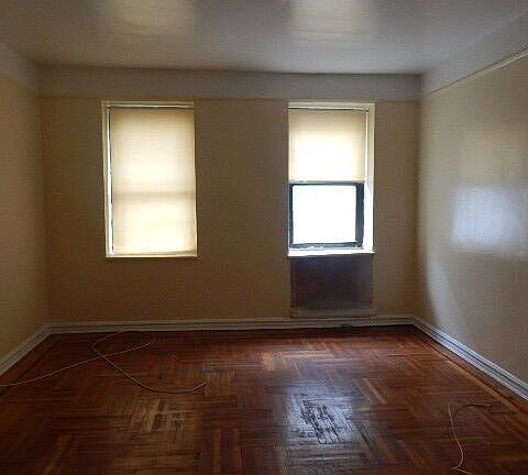 5th image of 3434 Knox Pl APT 1G
