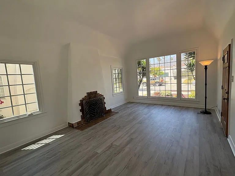 670 Arden Ave — Photo 8