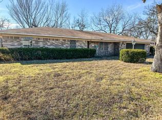 800 Elm St, Honey Grove, TX 75446