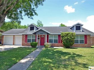 2704 Poplar Ave, Victoria, TX 77901