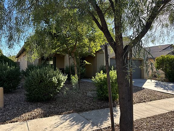 3rd image of 3113 E Chisum Ln