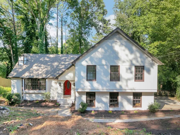 1326 Larkview Dr SW, Lilburn, GA 30047