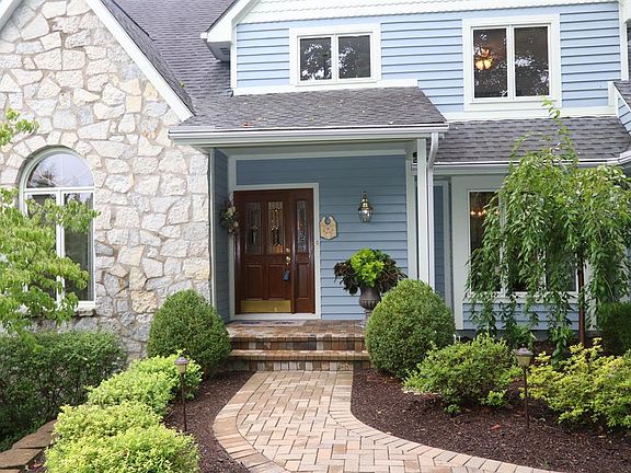 4th image of 8907 Symmes Trace Ct