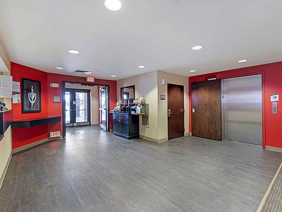 Lobby and Guest Check-in