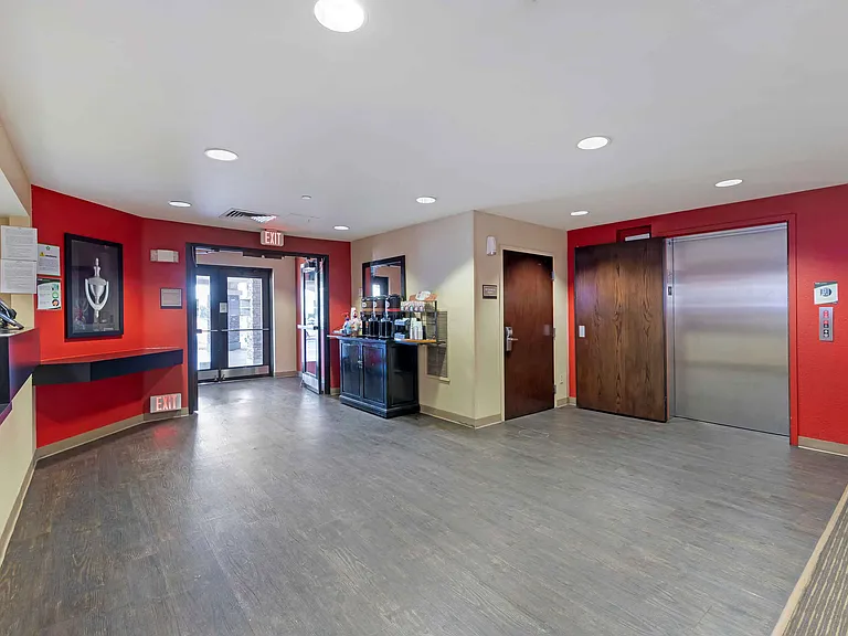 Lobby and Guest Check-in