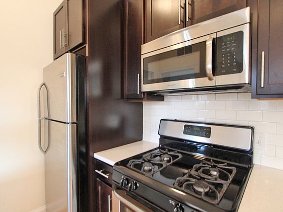 5th image of 144 Green Ln Unit 101