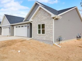 N864 Golf Rd, Prairie Du Sac, WI 53578