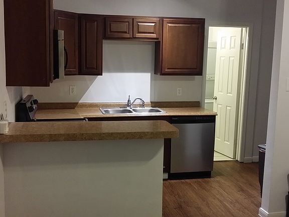 4th image of 316 1/2 Fairbanks St #1