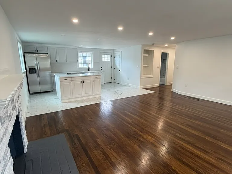 115 Bunker Hill Ln #1 — Photo 8