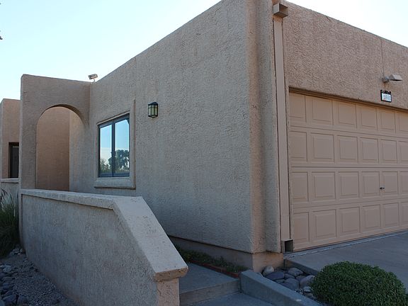 3rd image of 601 W Rushwood Dr