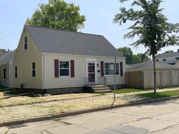 3036 South 32nd STREET, Milwaukee, WI 53215