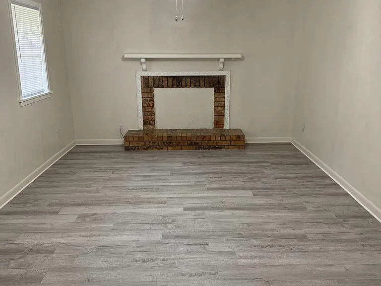 505 Marie Ave — Photo 3