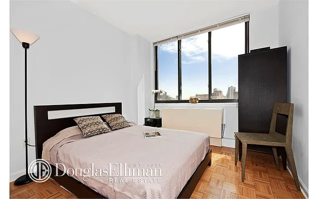 Sold by Douglas Elliman | media 25