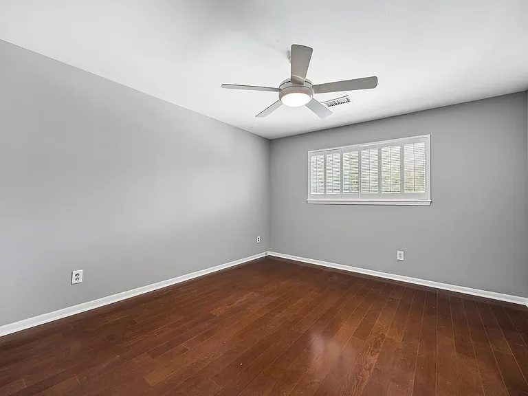 5219 Loch Lomond Dr — Photo 25