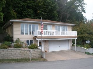 210 Wall St, Lansing, IA 52151