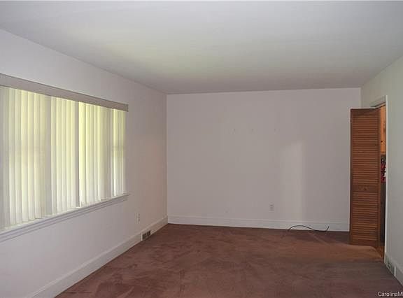 4th image of 6201 Dale Ave