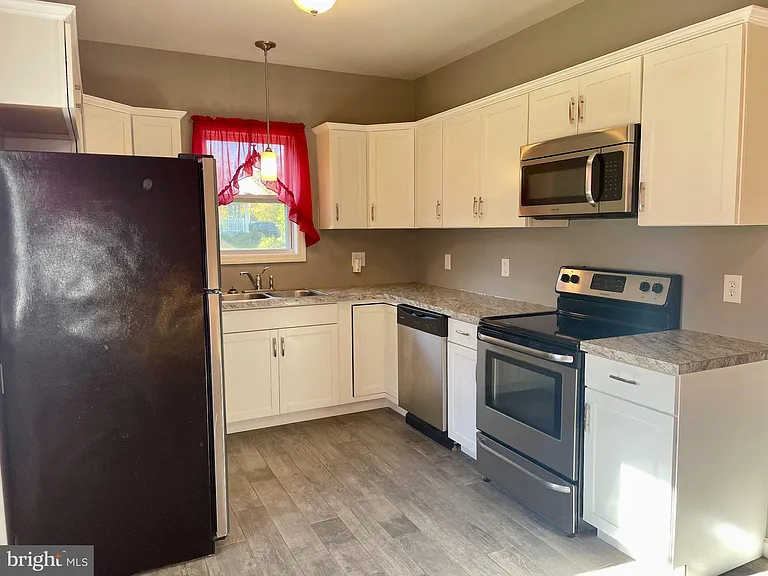 6914 Railroad Blvd — Photo 7