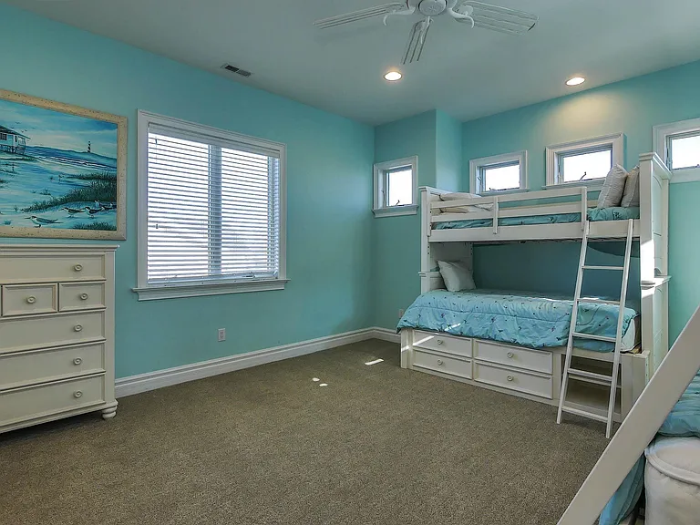 530 W Shore Dr — Photo 32