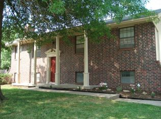 1925 E Mohawk Dr, Olathe, KS 66062