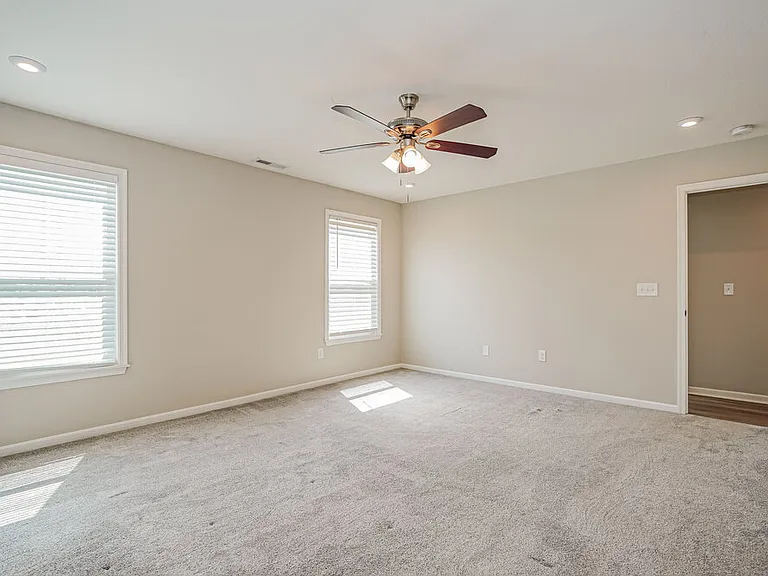 4996 Crestbrook Dr — Photo 13