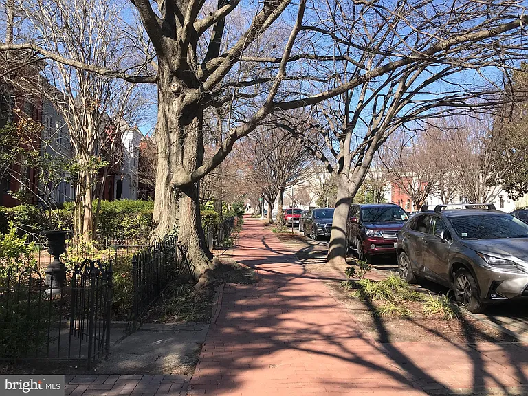 449 New Jersey Ave SE #B — Photo 23